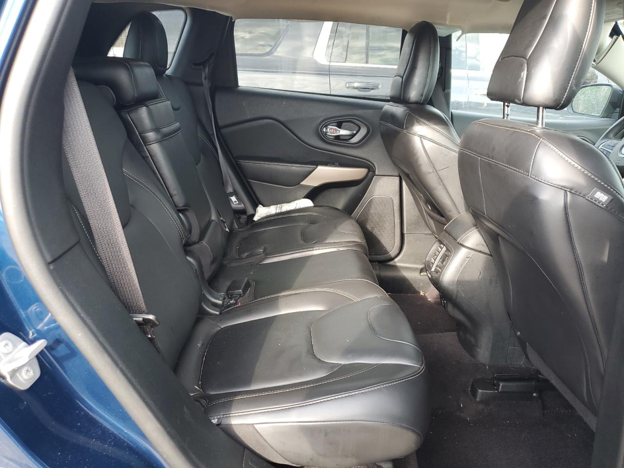 2018 Jeep Grand Cherokee - Image 11