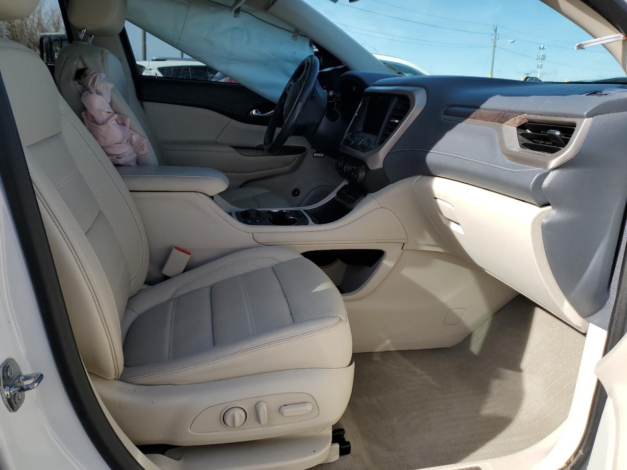 2020 GMC Acadia - Image 7