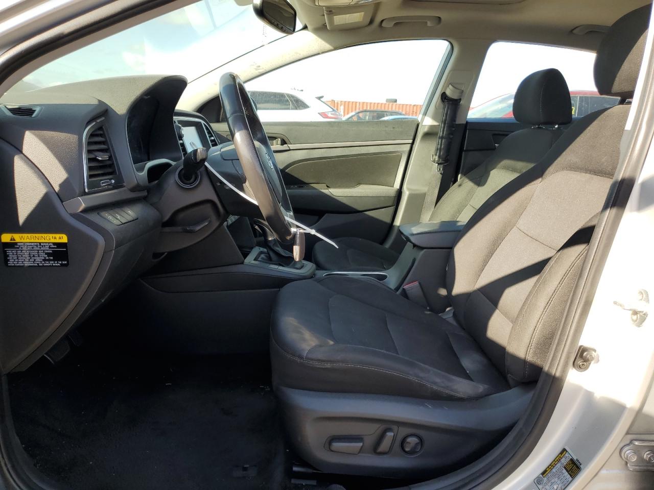 2017 Hyundai Elantra - Image 7