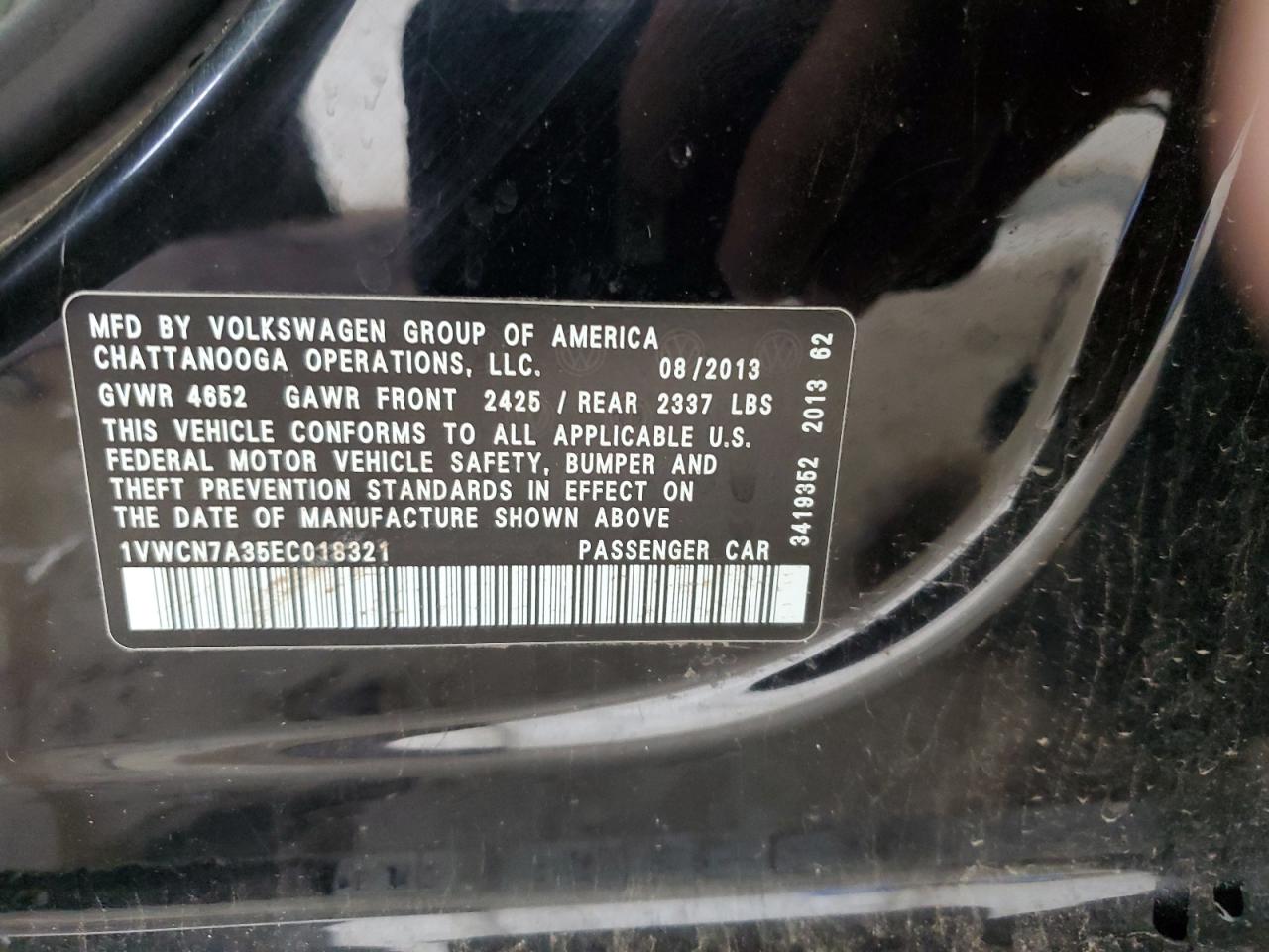 2014 Volkswagen Passat - Image 12
