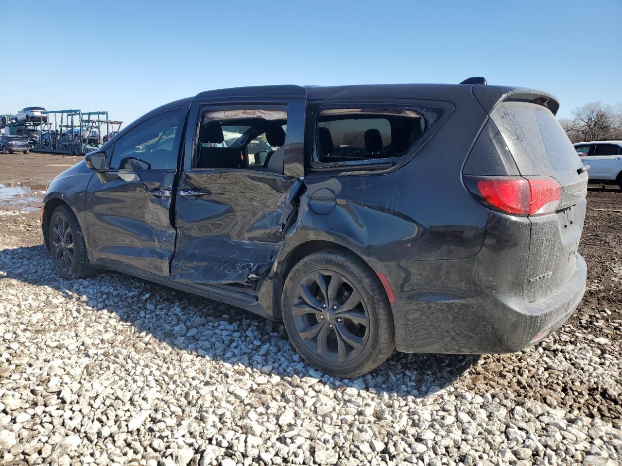2019 Chrysler Pacifica - Image 2