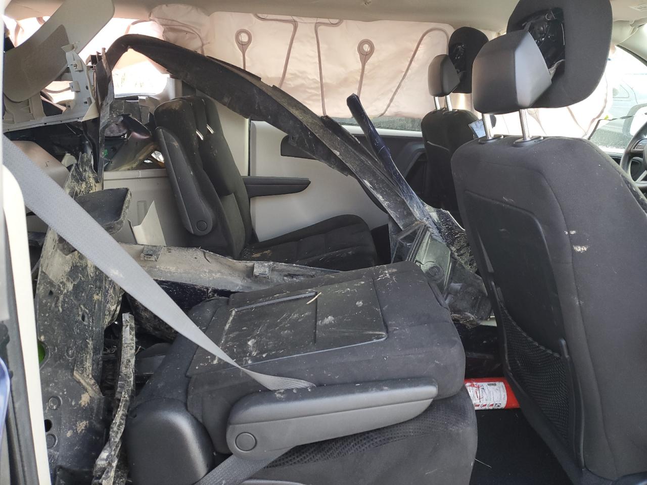 2016 Dodge Caravan - Image 11