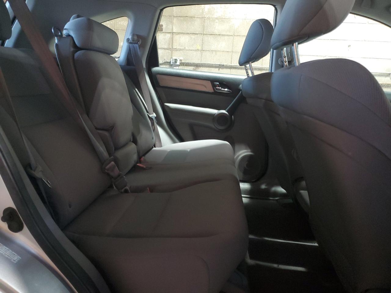2010 Honda CR-V - Image 11