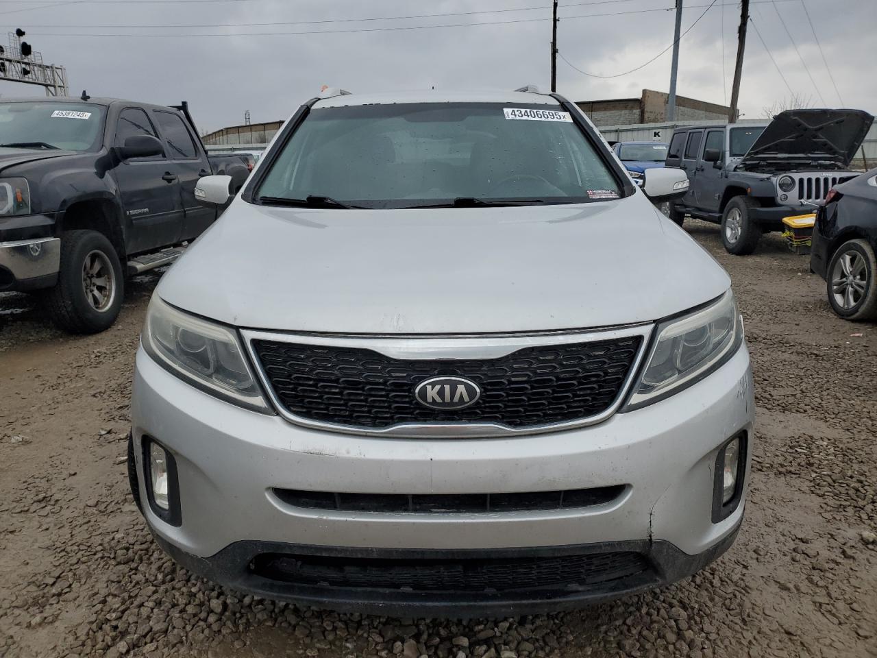 2014 Kia Sorento - Image 5