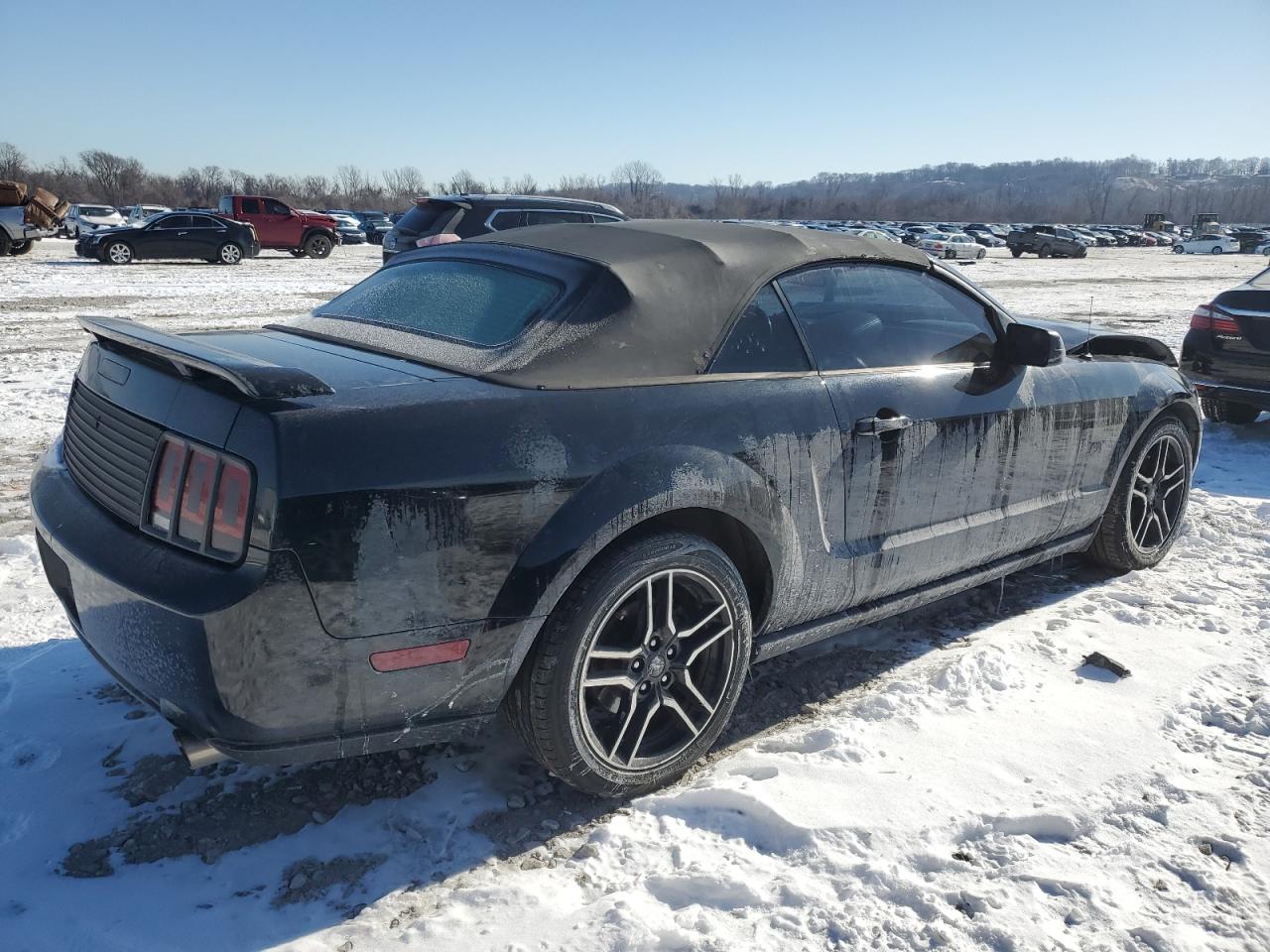 2005 Ford Mustang - Image 3