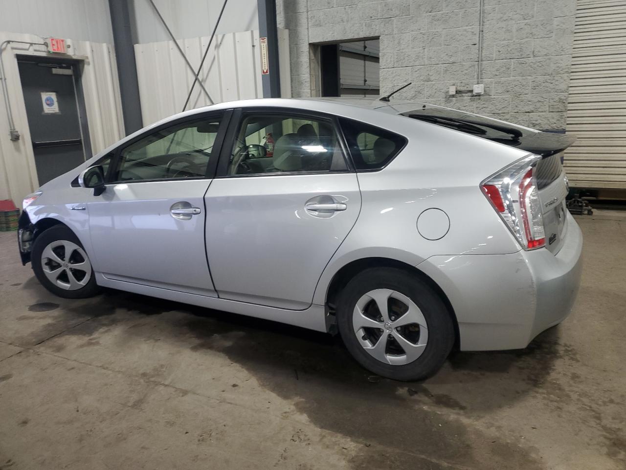 2012 Toyota Prius - Image 2