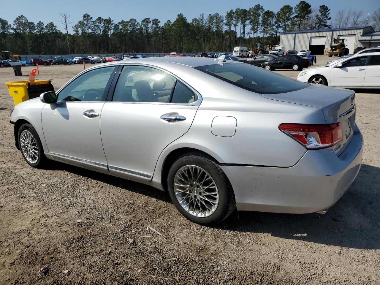 2010 Lexus ES - Image 2
