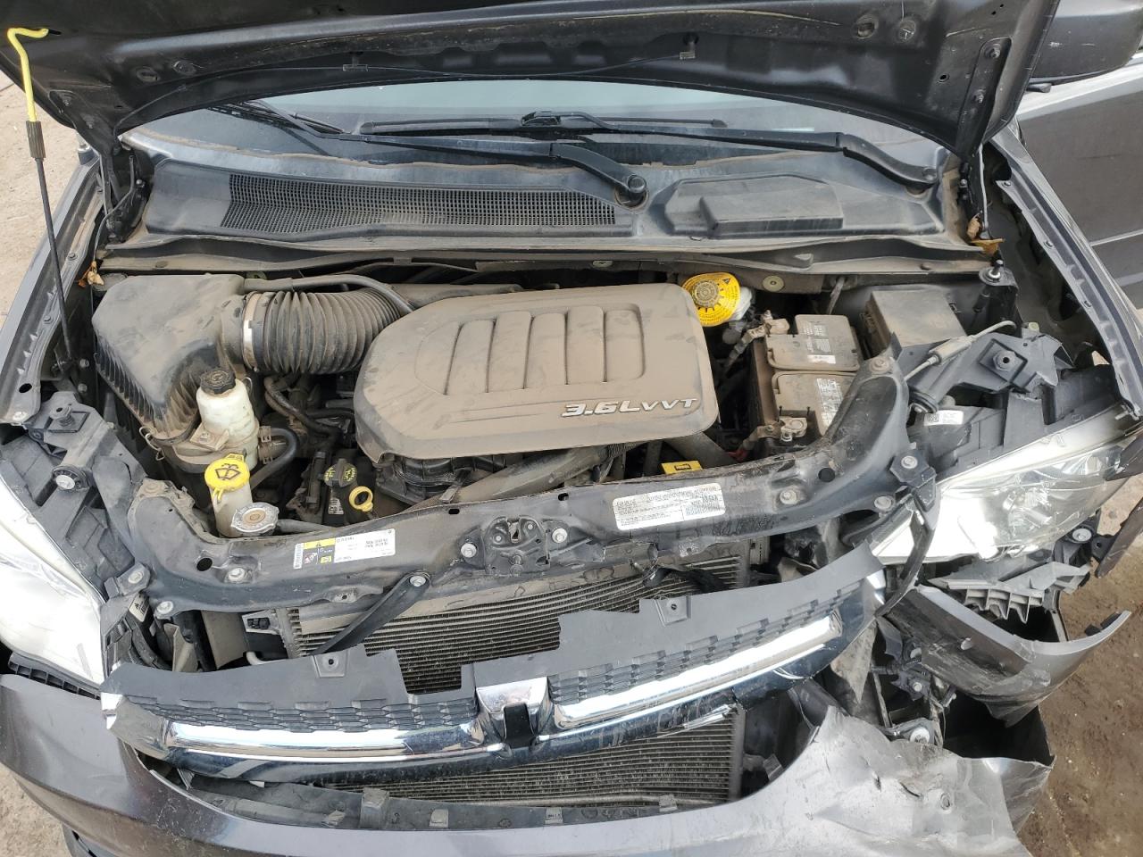 2017 Dodge Caravan - Image 13