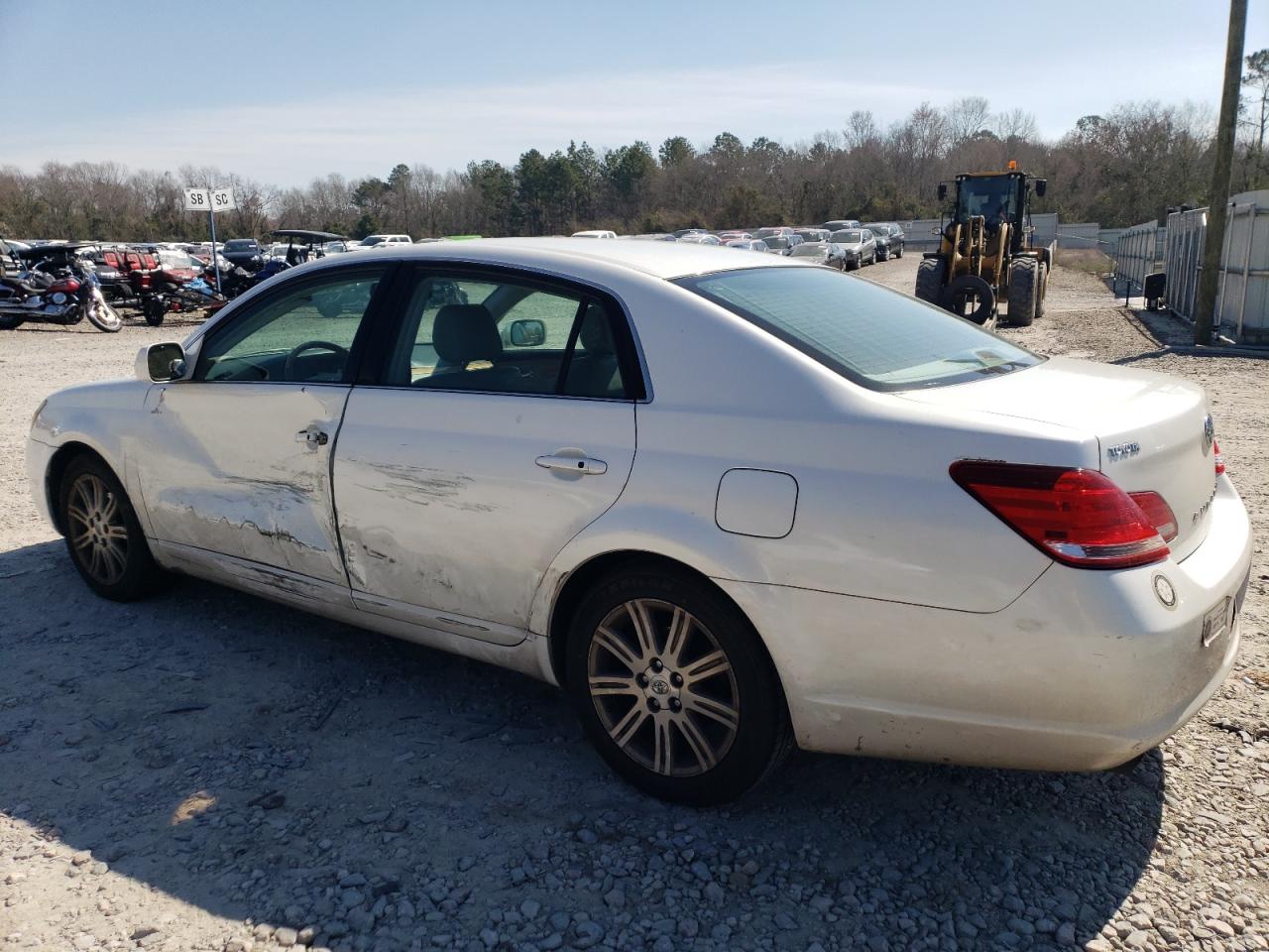 2006 Toyota Avalon - Image 2