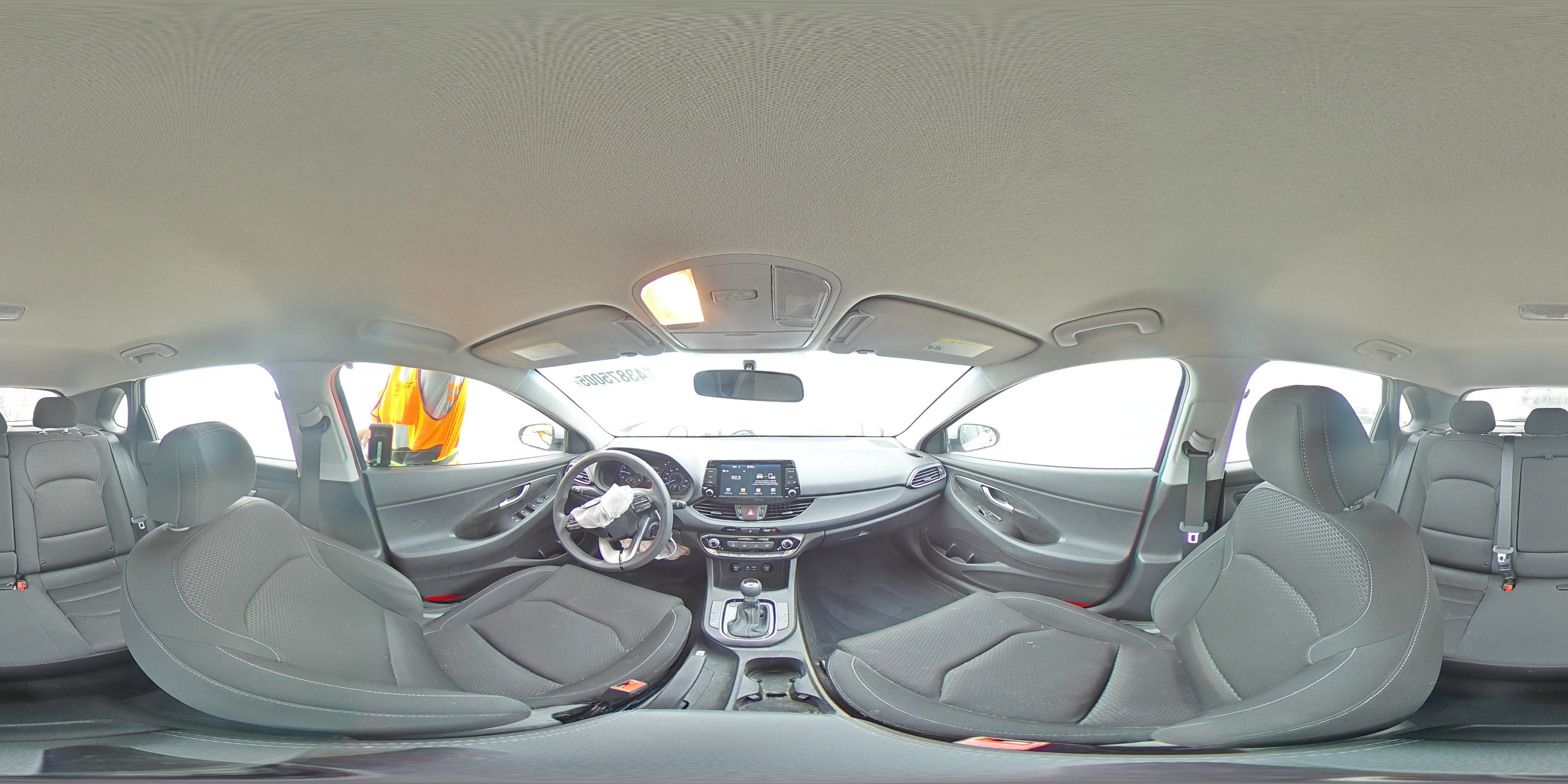 2020 Hyundai Elantra - Image 13