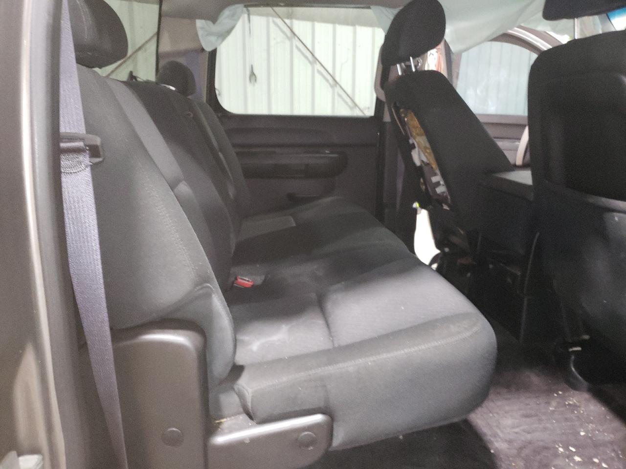 2013 Chevrolet Silverado - Image 10
