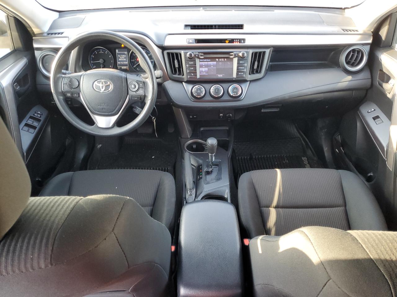 2018 Toyota RAV 4 - Image 8