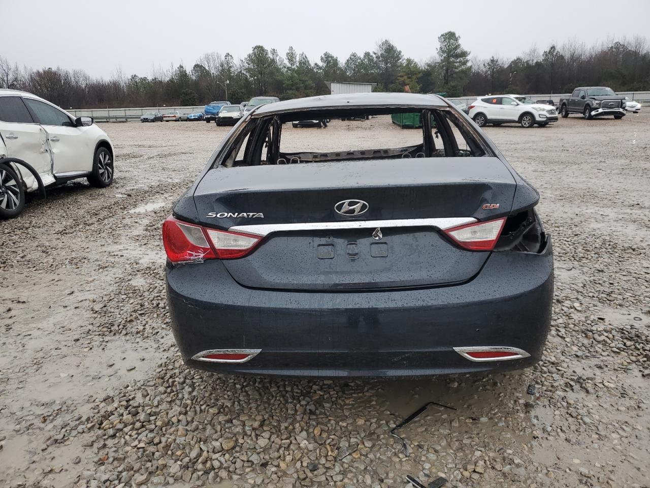 2011 Hyundai Sonata - Image 6