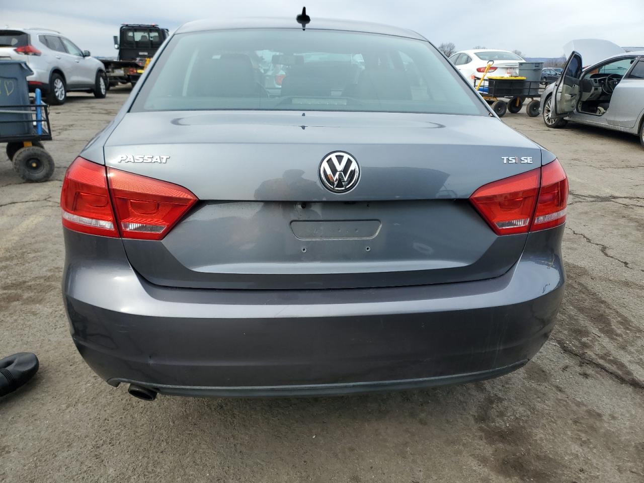 2014 Volkswagen Passat - Image 6