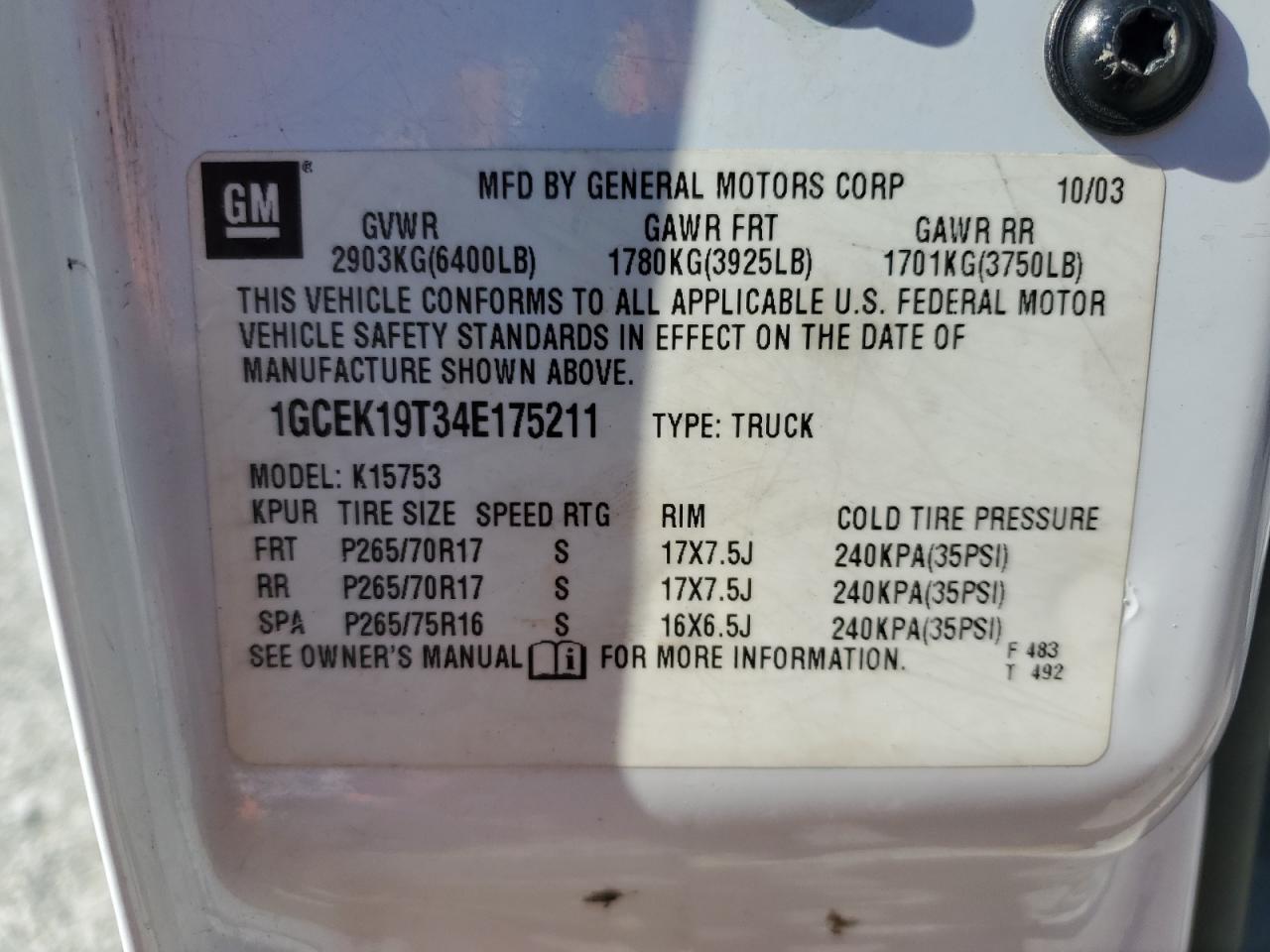 2004 Chevrolet Silverado - Image 15