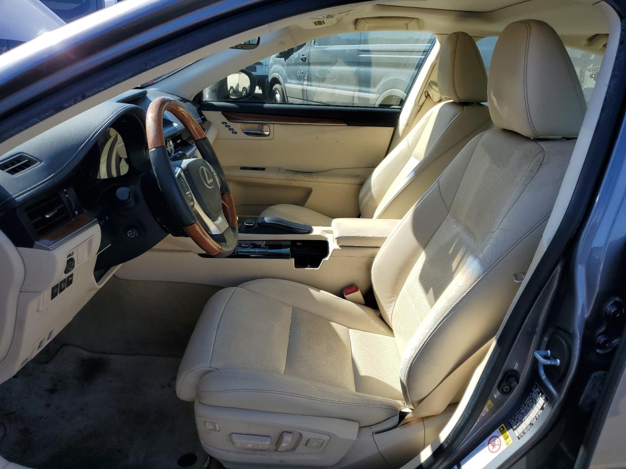 2013 Lexus ES - Image 7