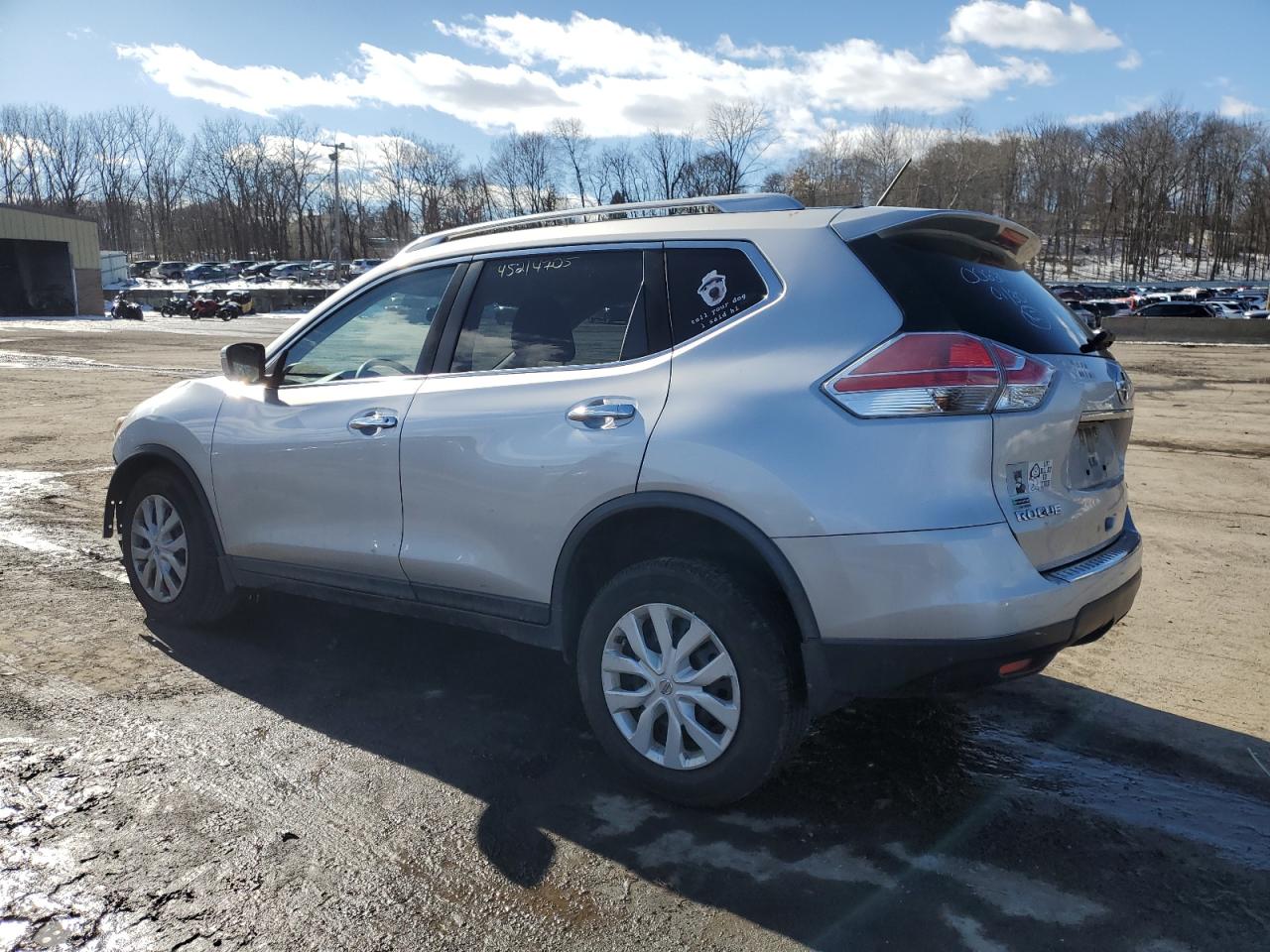 2016 Nissan Rogue - Image 2