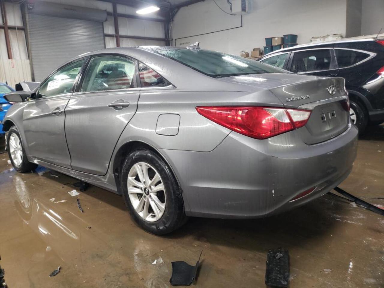 2013 Hyundai Sonata - Image 2