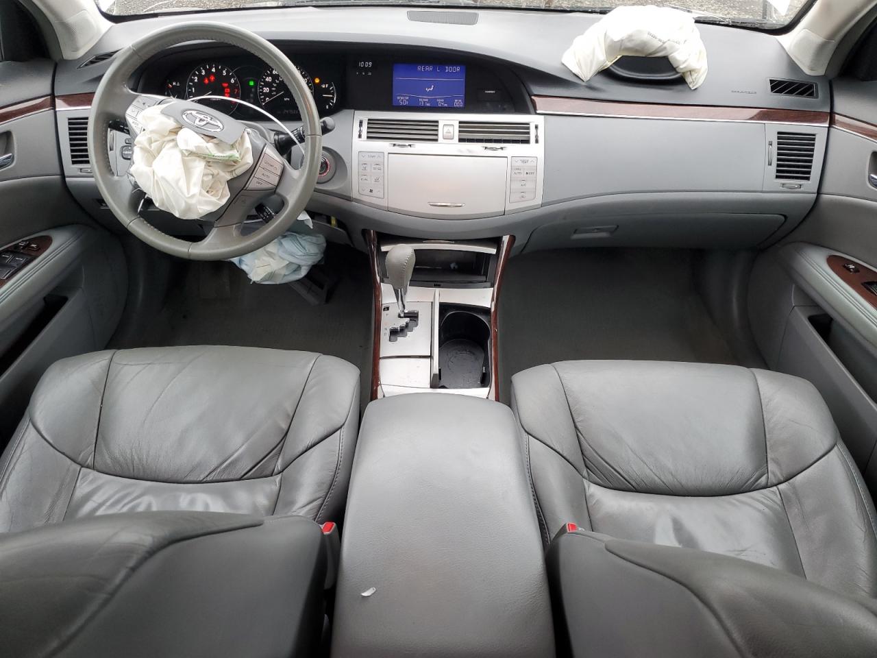 2008 Toyota Avalon - Image 8