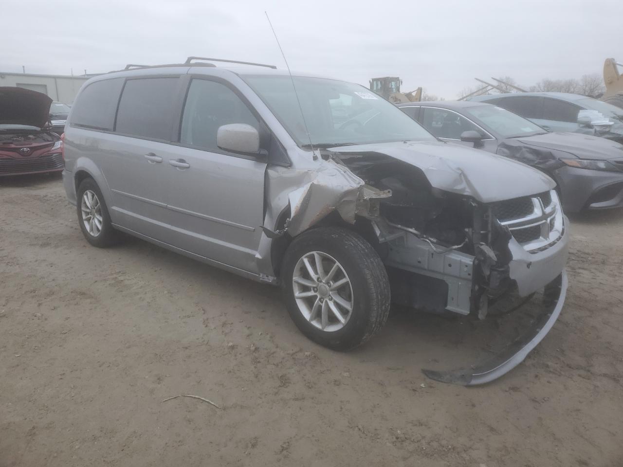 2016 Dodge Caravan - Image 4