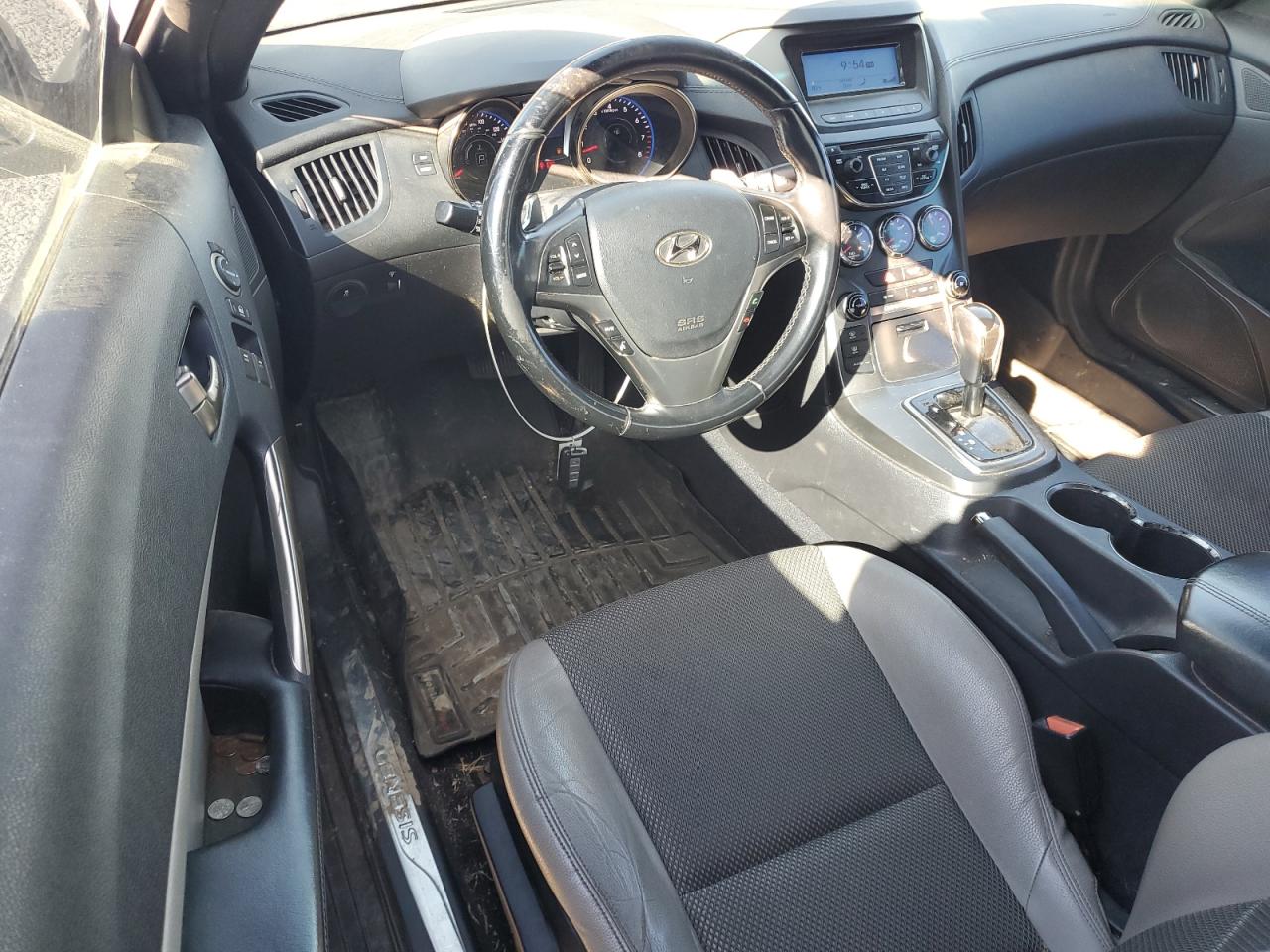 2015 Hyundai Genesis - Image 8