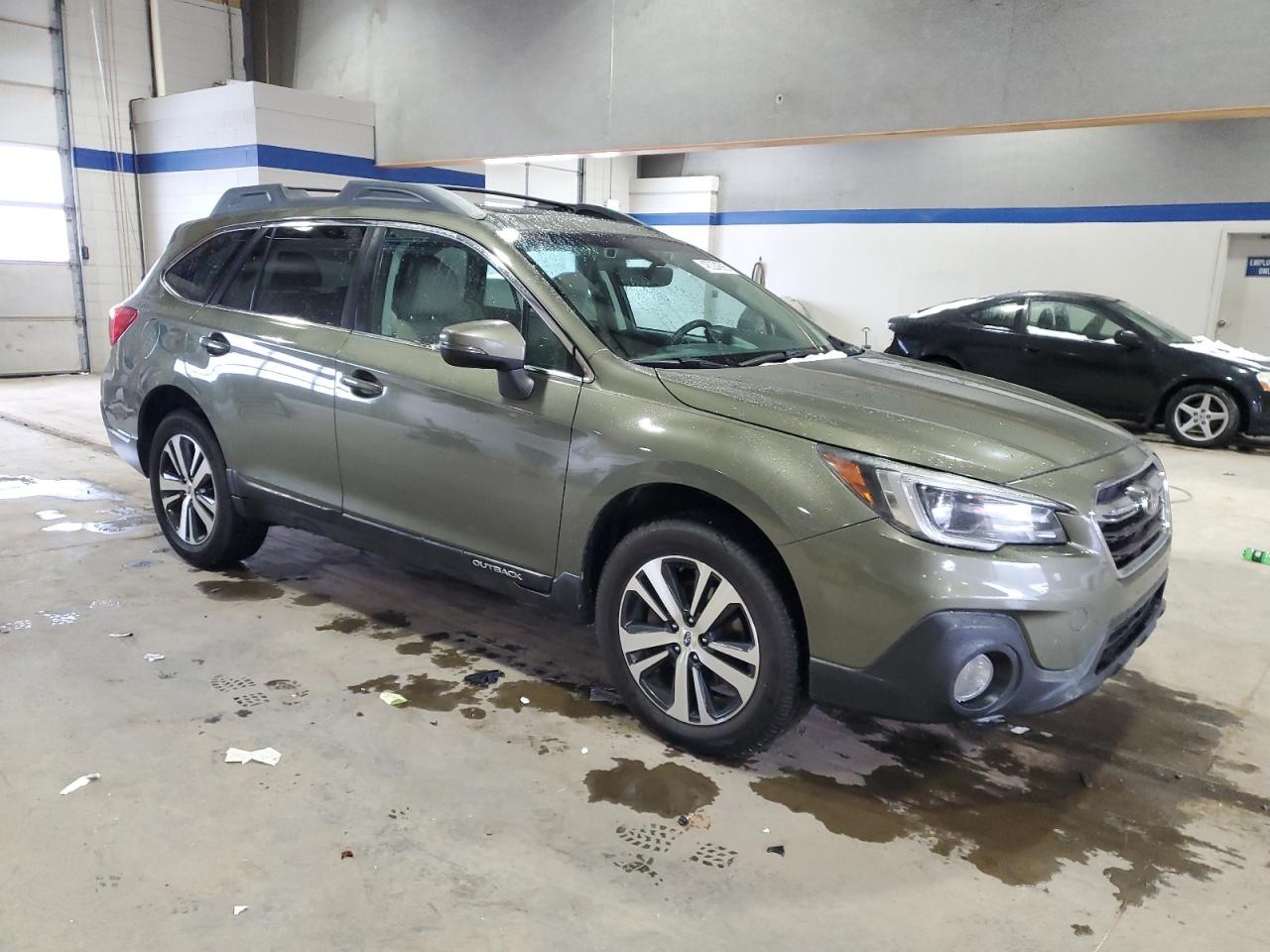 2018 Subaru Outback - Image 4