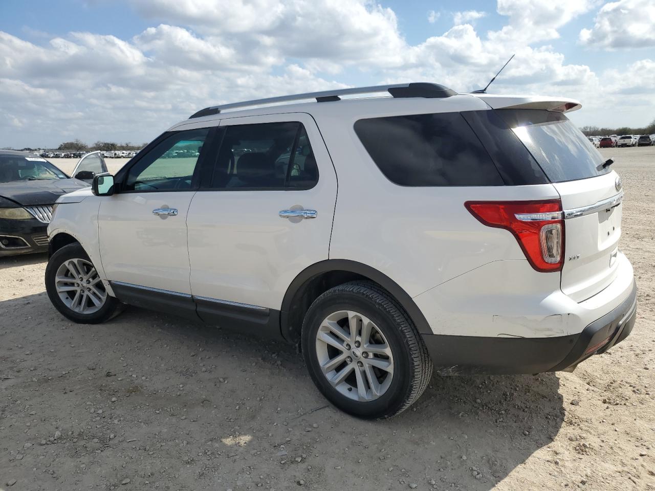 2013 Ford Explorer - Image 2