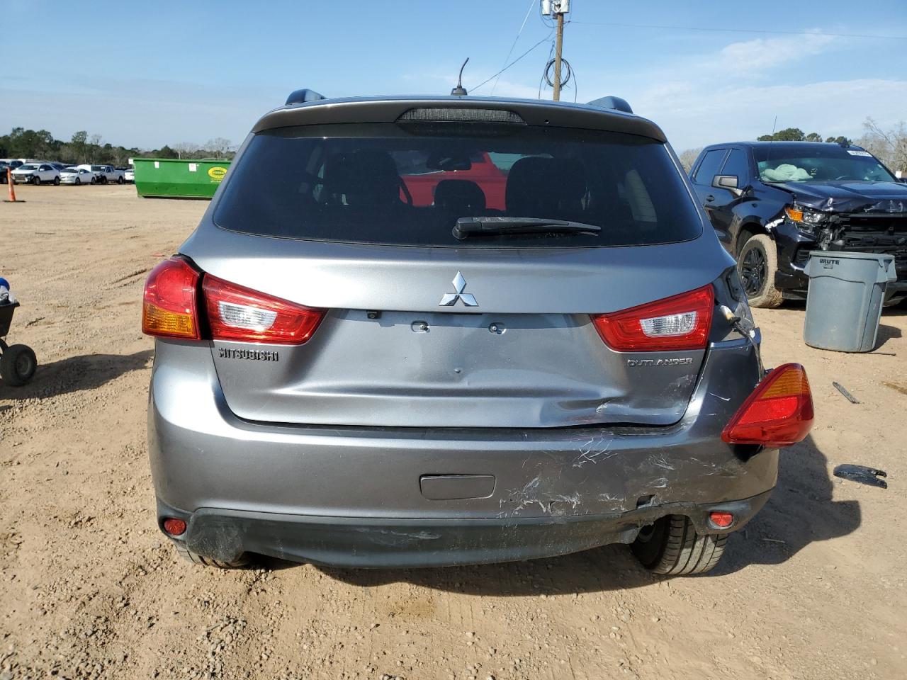 2015 Mitsubishi Outlander - Image 6