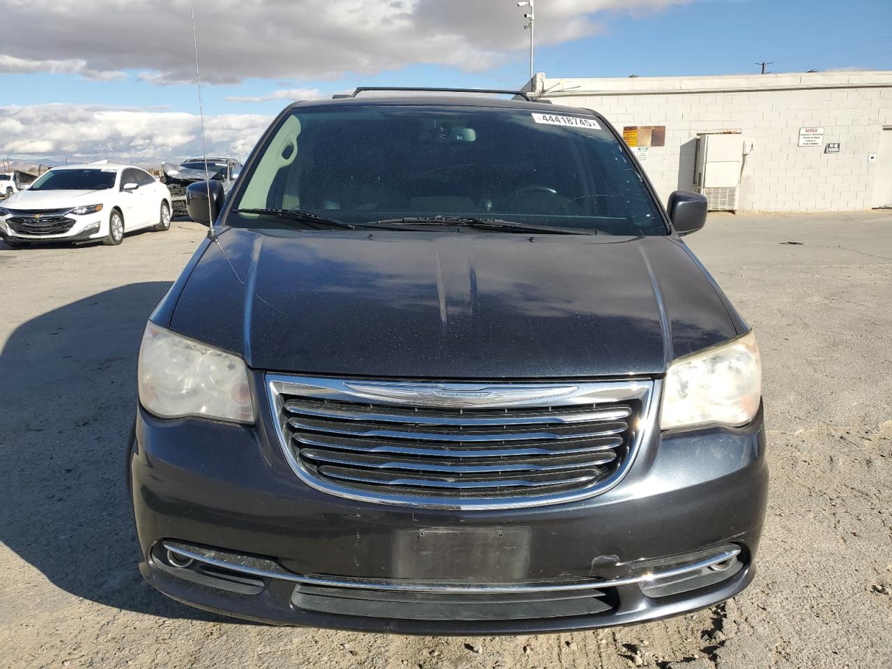 2014 Chrysler Town & Country - Image 5