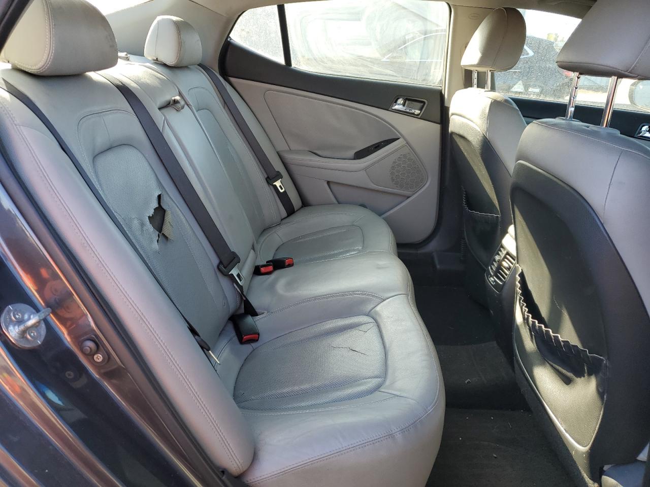2011 Kia Optima - Image 10