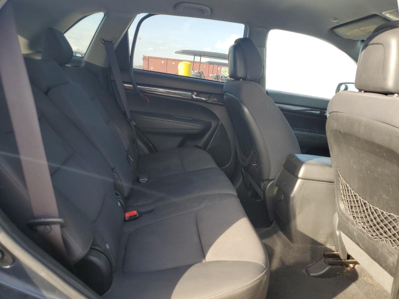 2011 Kia Sorento - Image 11