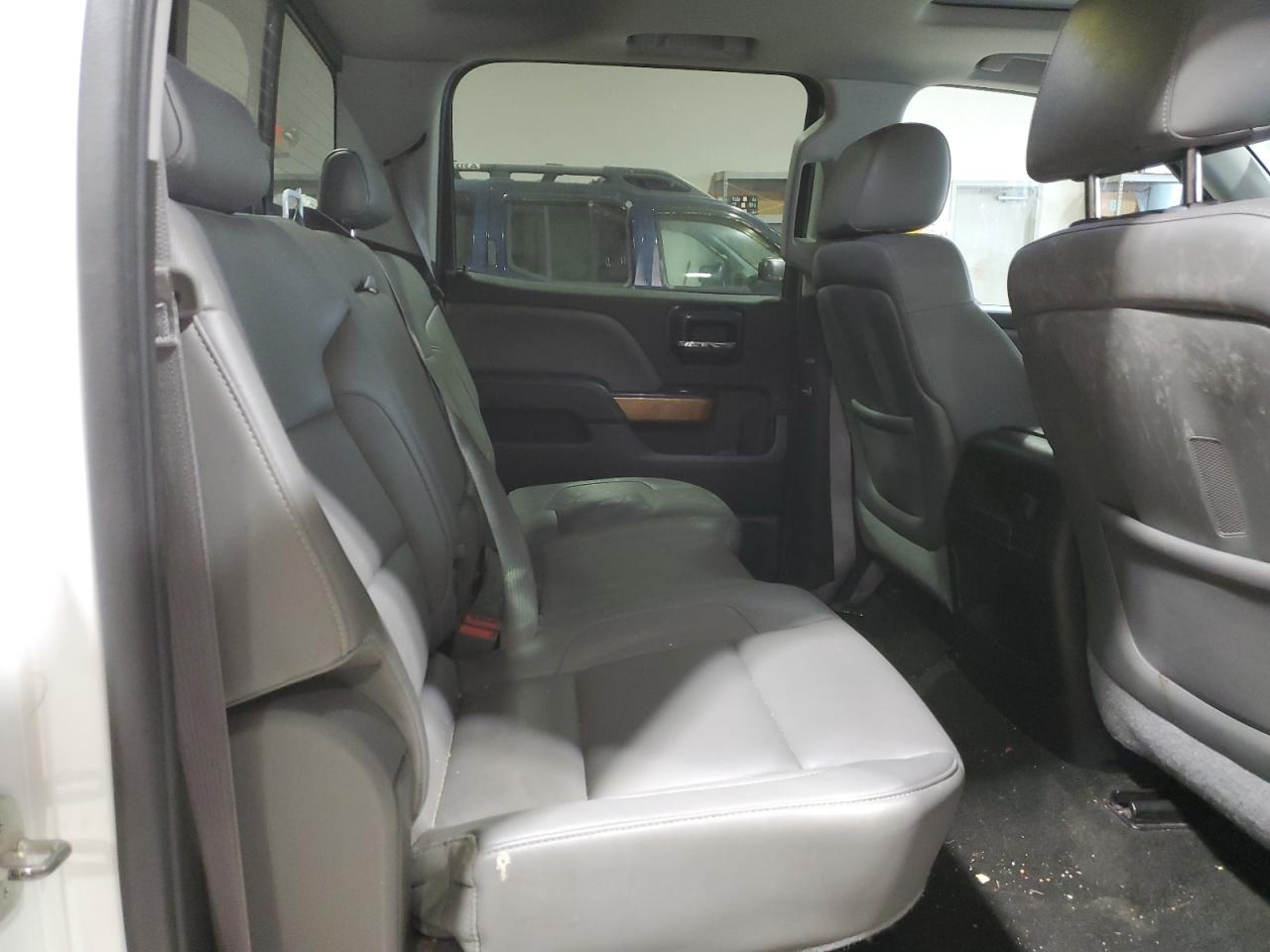 2014 Chevrolet Silverado - Image 10