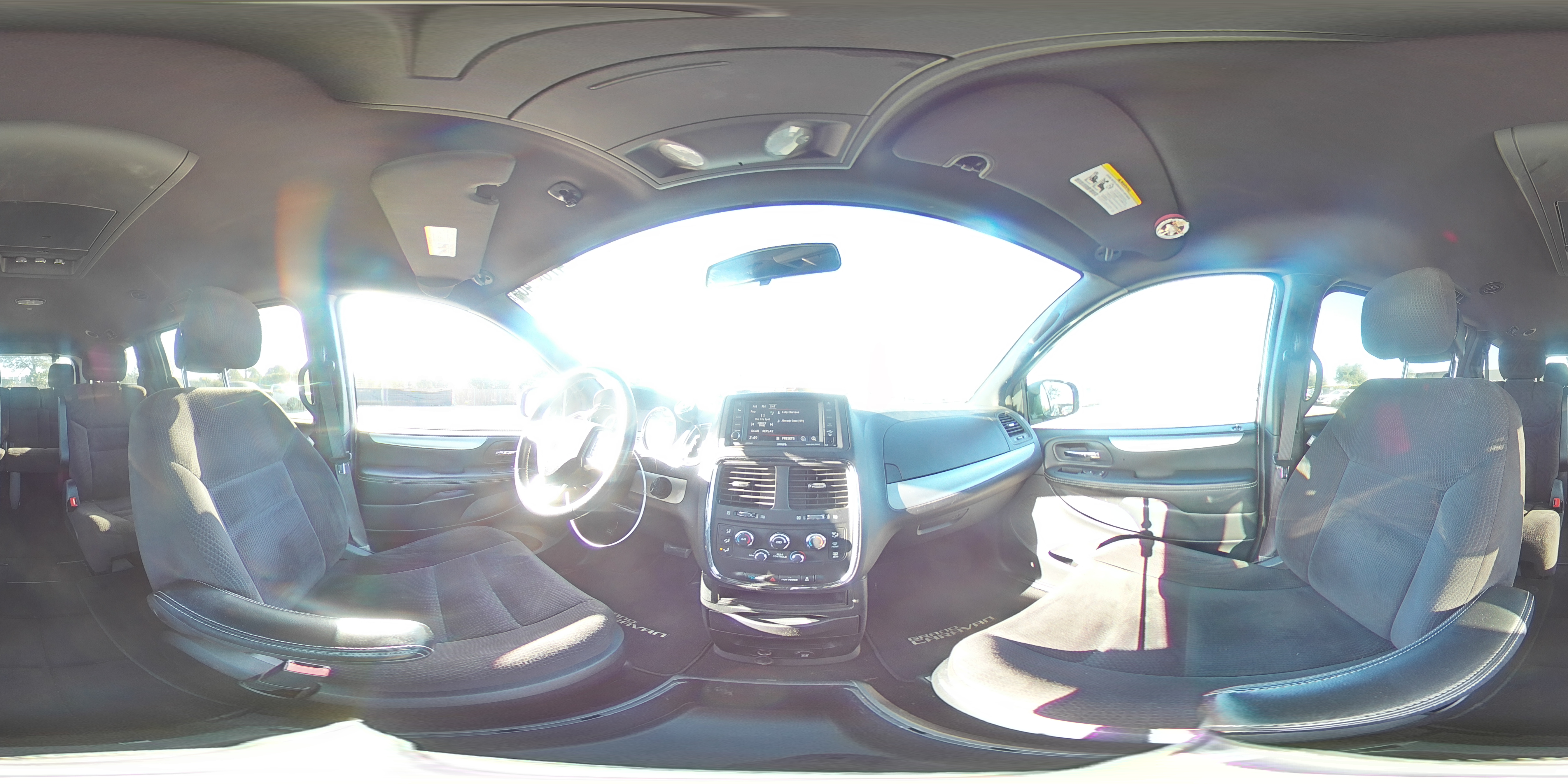 2015 Dodge Caravan - Image 13