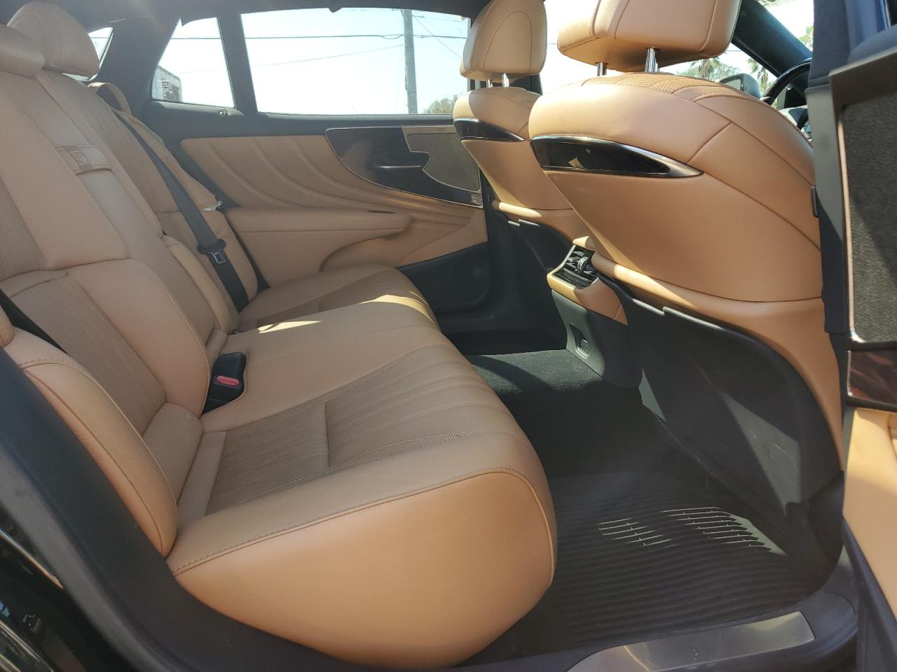 2022 Lexus LS - Image 10