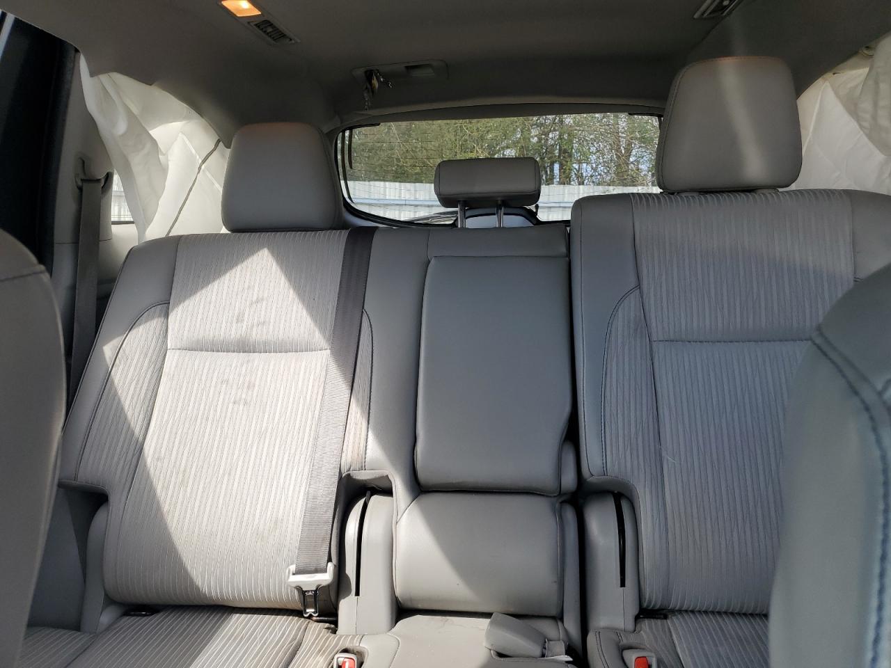 2019 Toyota Highlander - Image 10