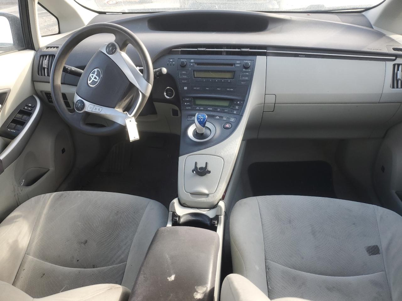 2011 Toyota Prius - Image 8