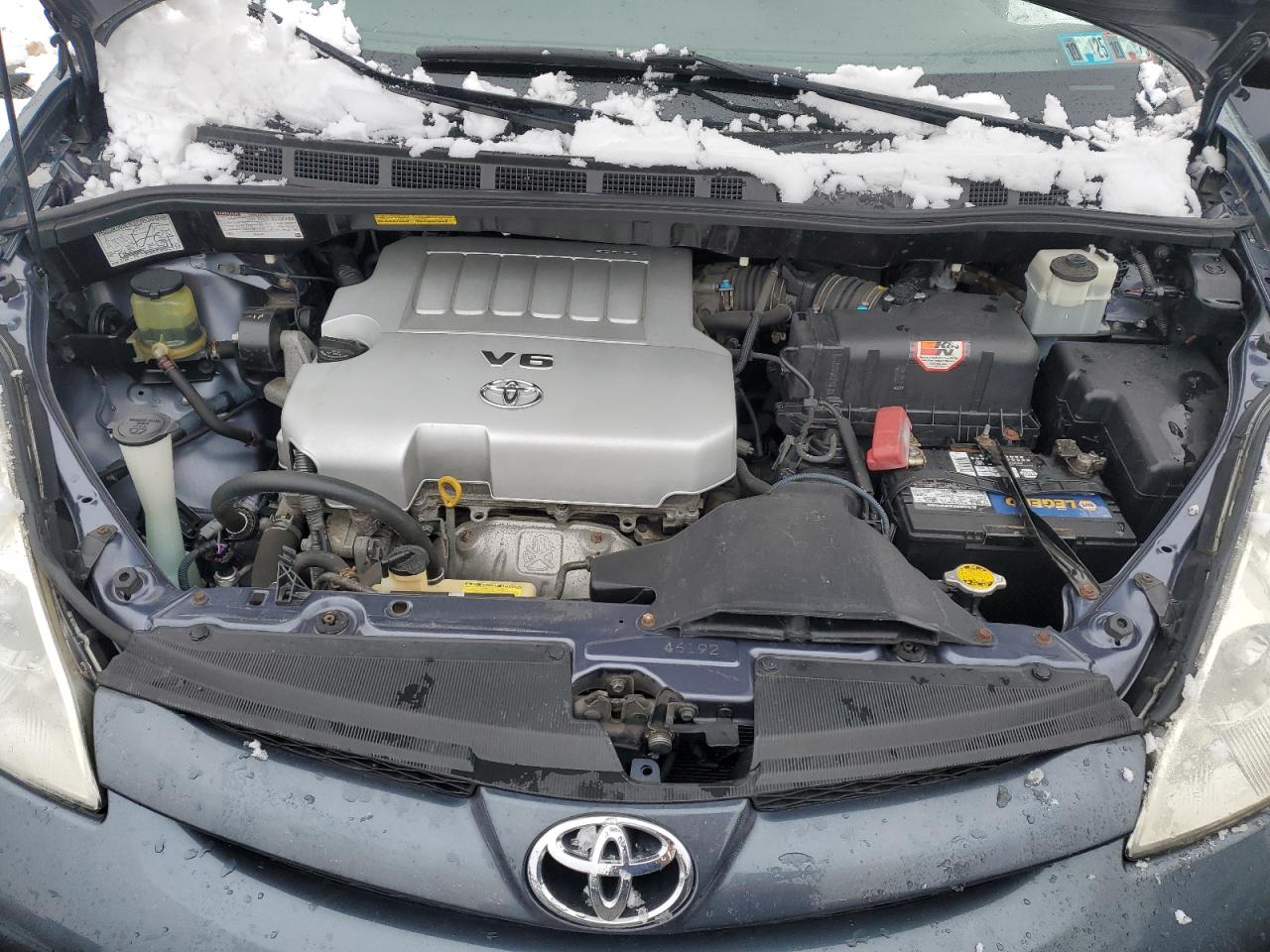 2010 Toyota Sienna - Image 12