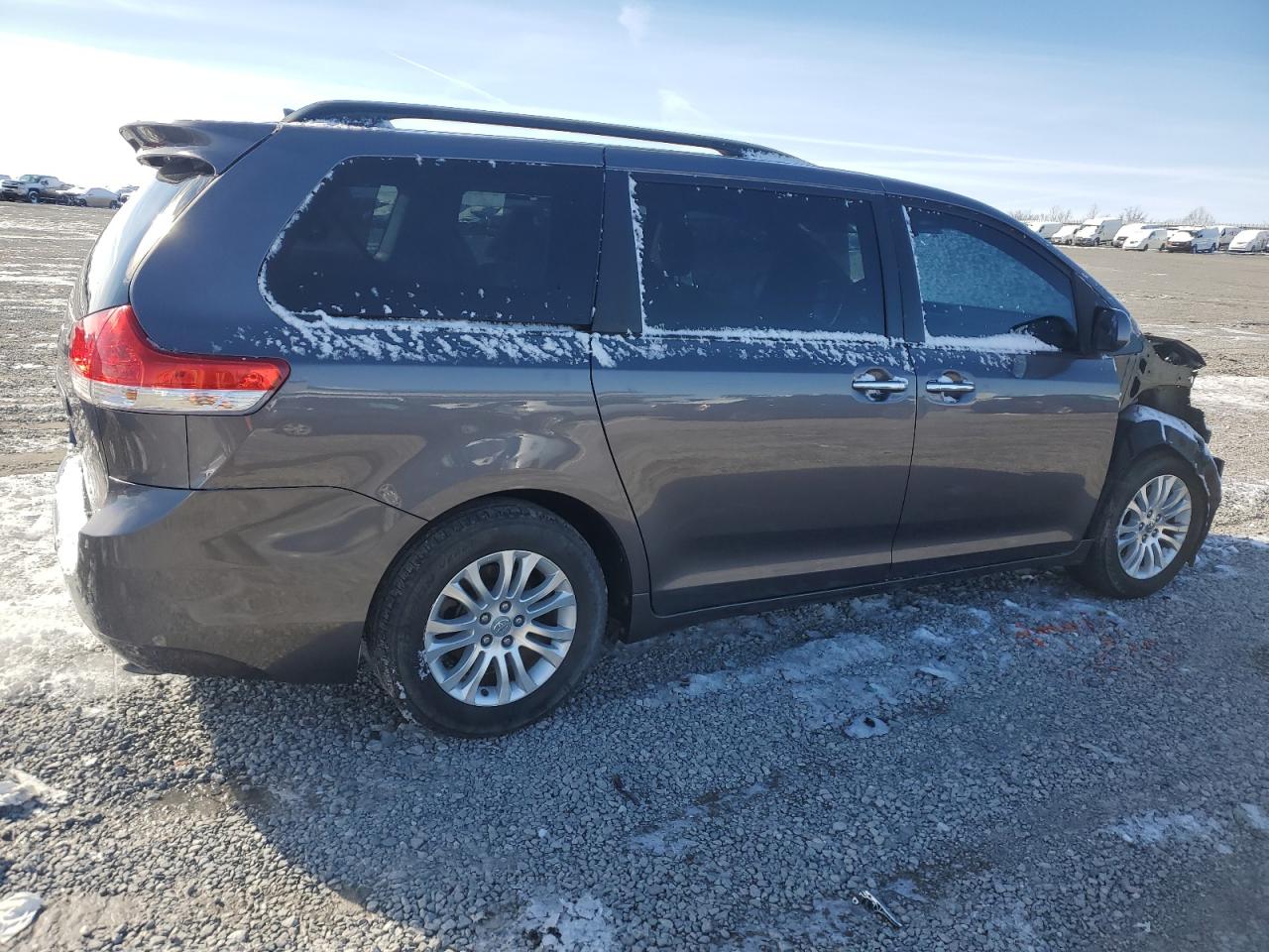 2012 Toyota Sienna - Image 3
