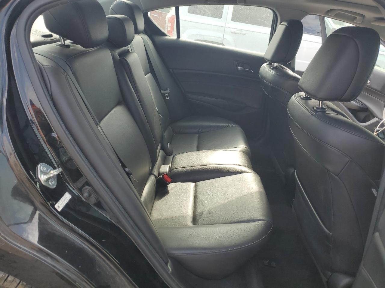 2016 Acura ILX - Image 10