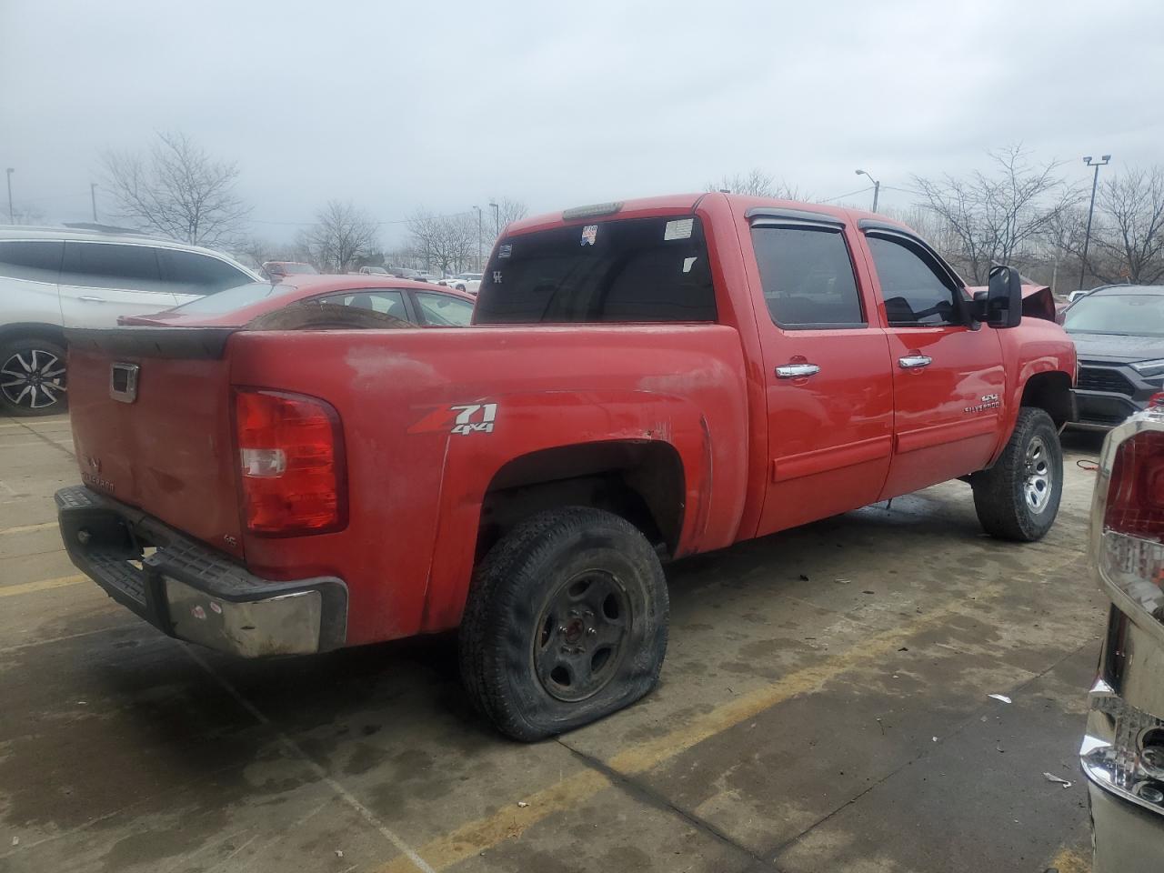 2011 Chevrolet Silverado - Image 3