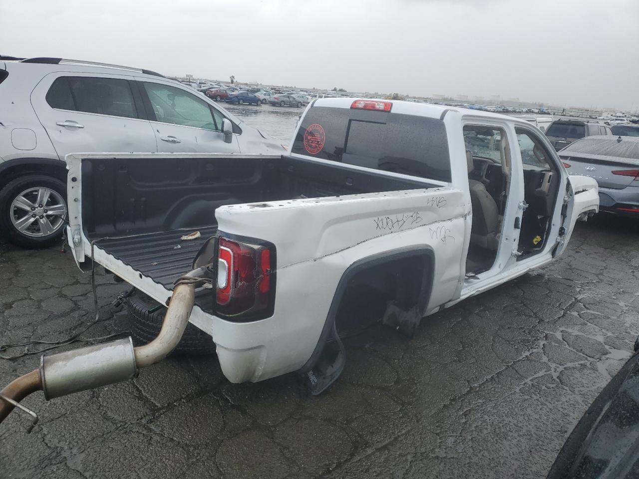 2016 GMC Sierra - Image 3