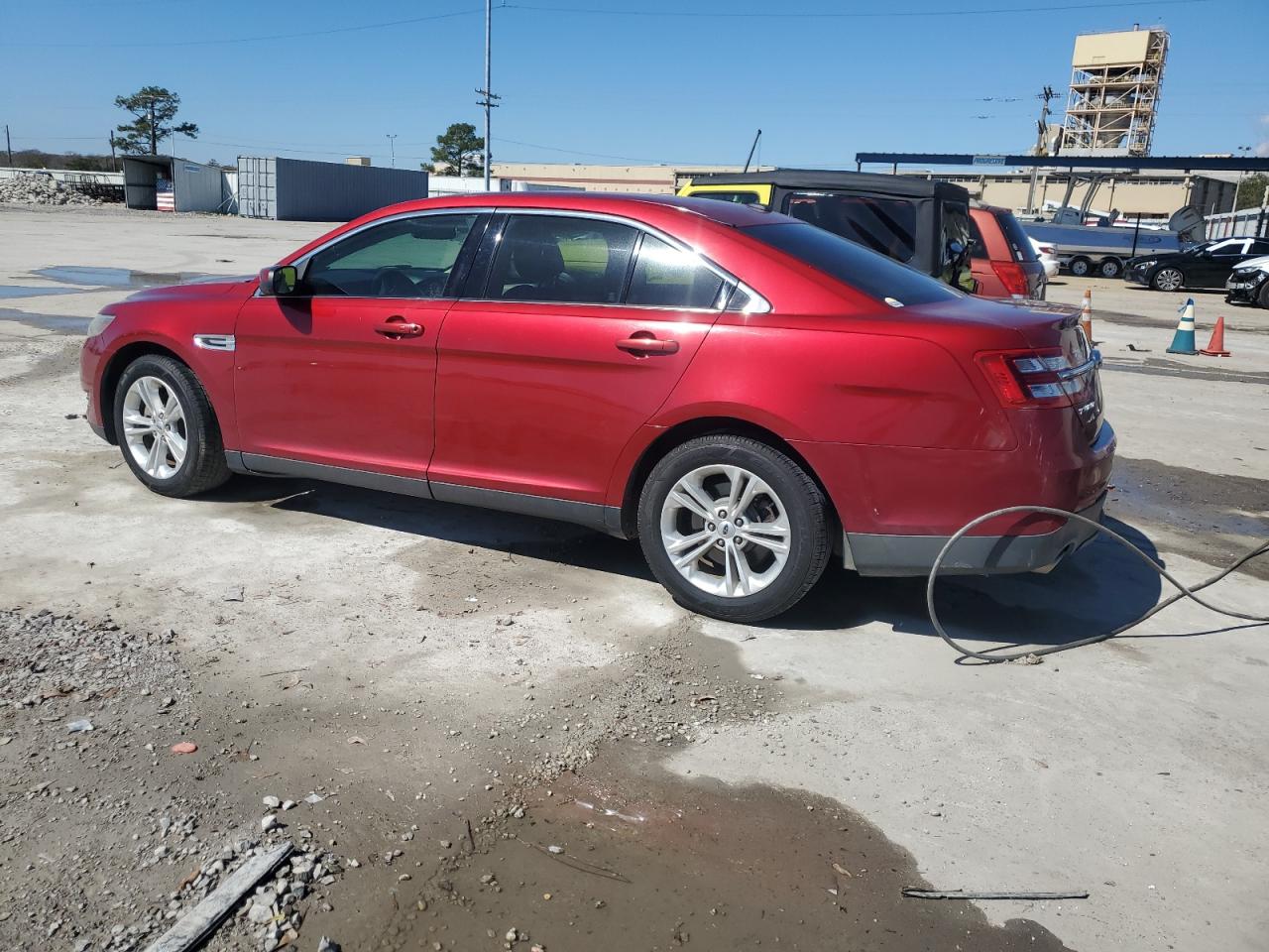 2015 Ford Taurus - Image 2