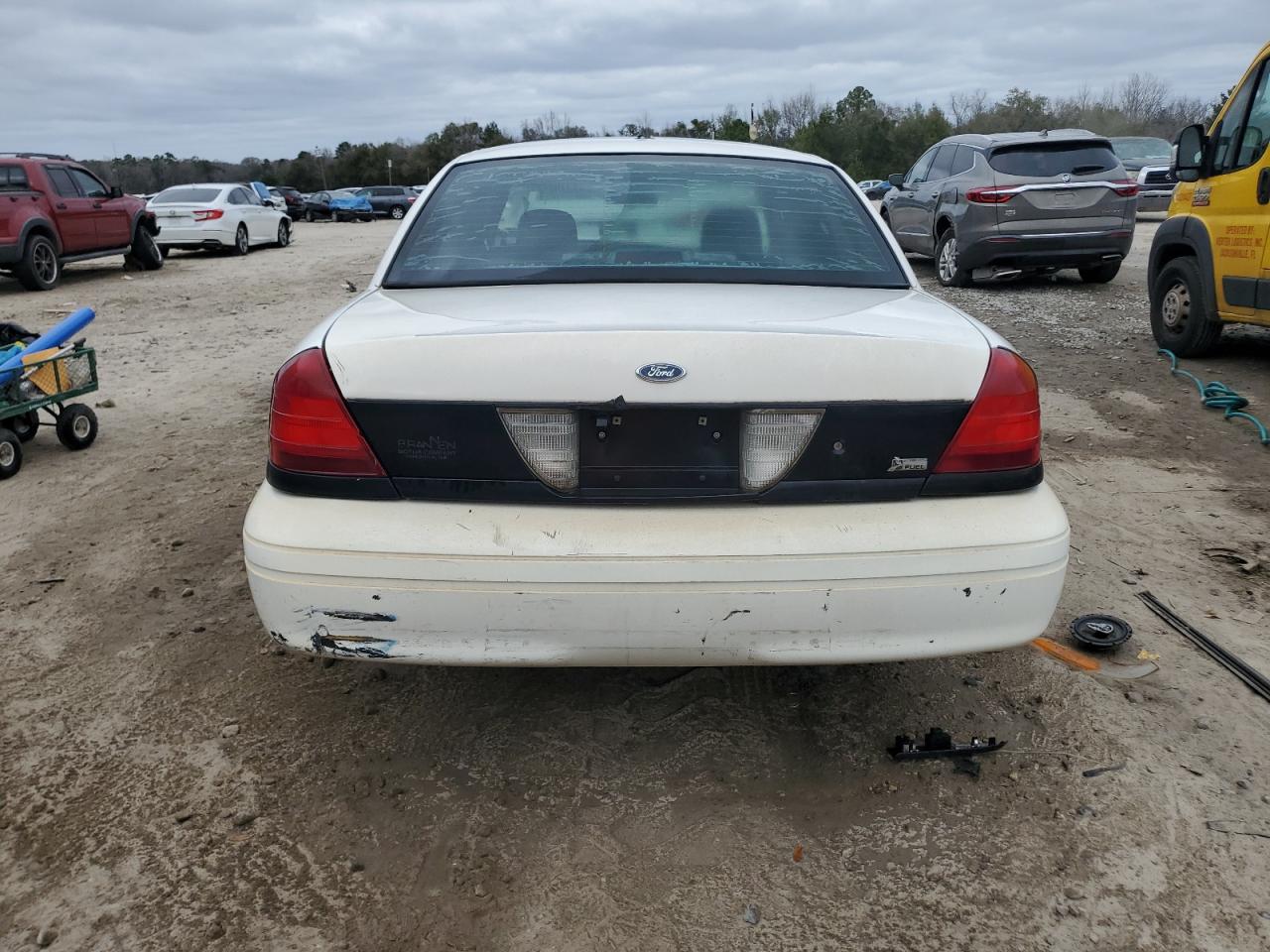 2010 Ford Crown Victoria - Image 6