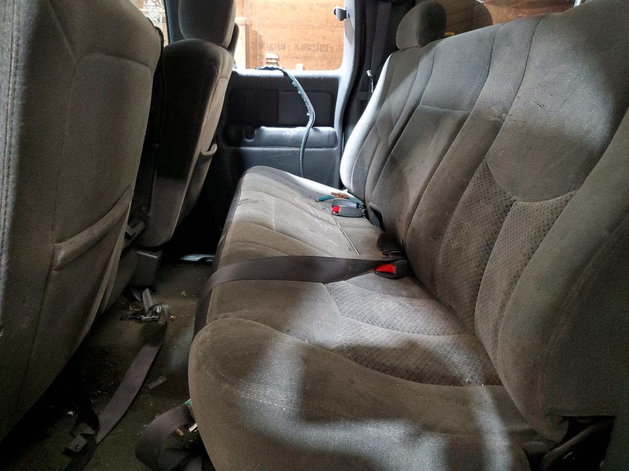 2003 Chevrolet Silverado - Image 10