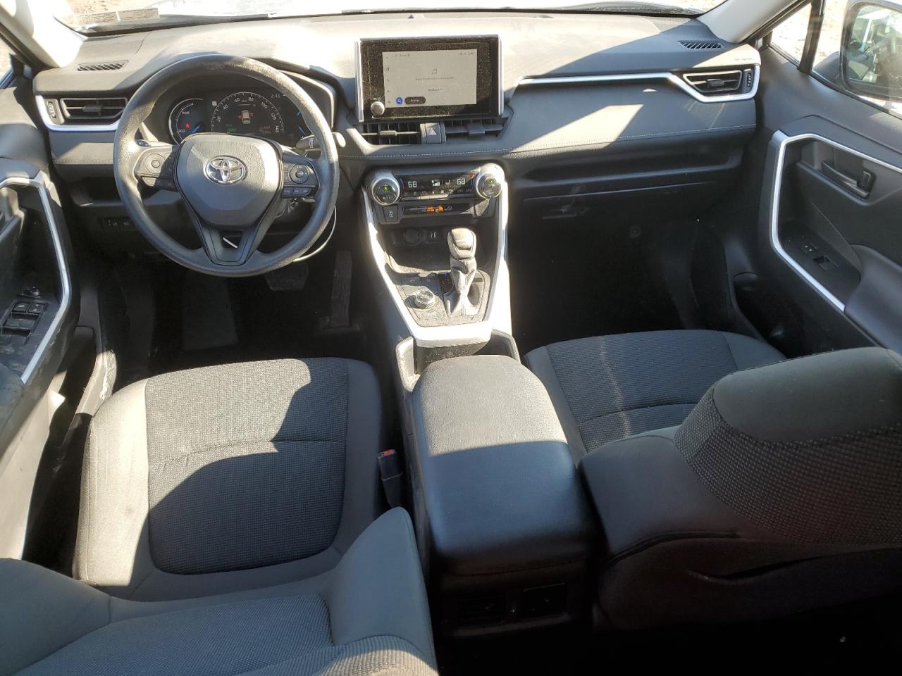 2024 Toyota RAV 4 - Image 8