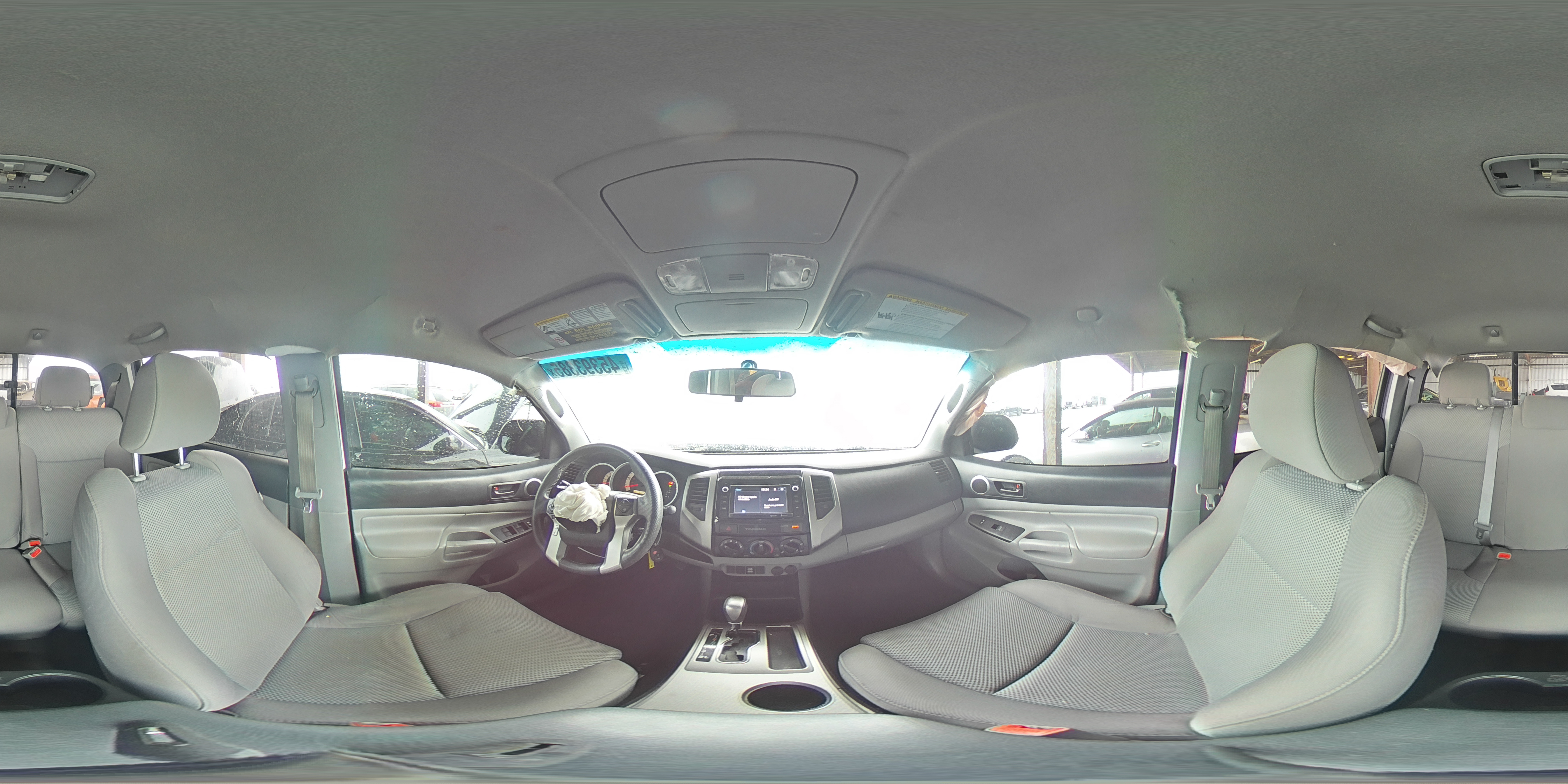 2015 Toyota Tacoma - Image 13