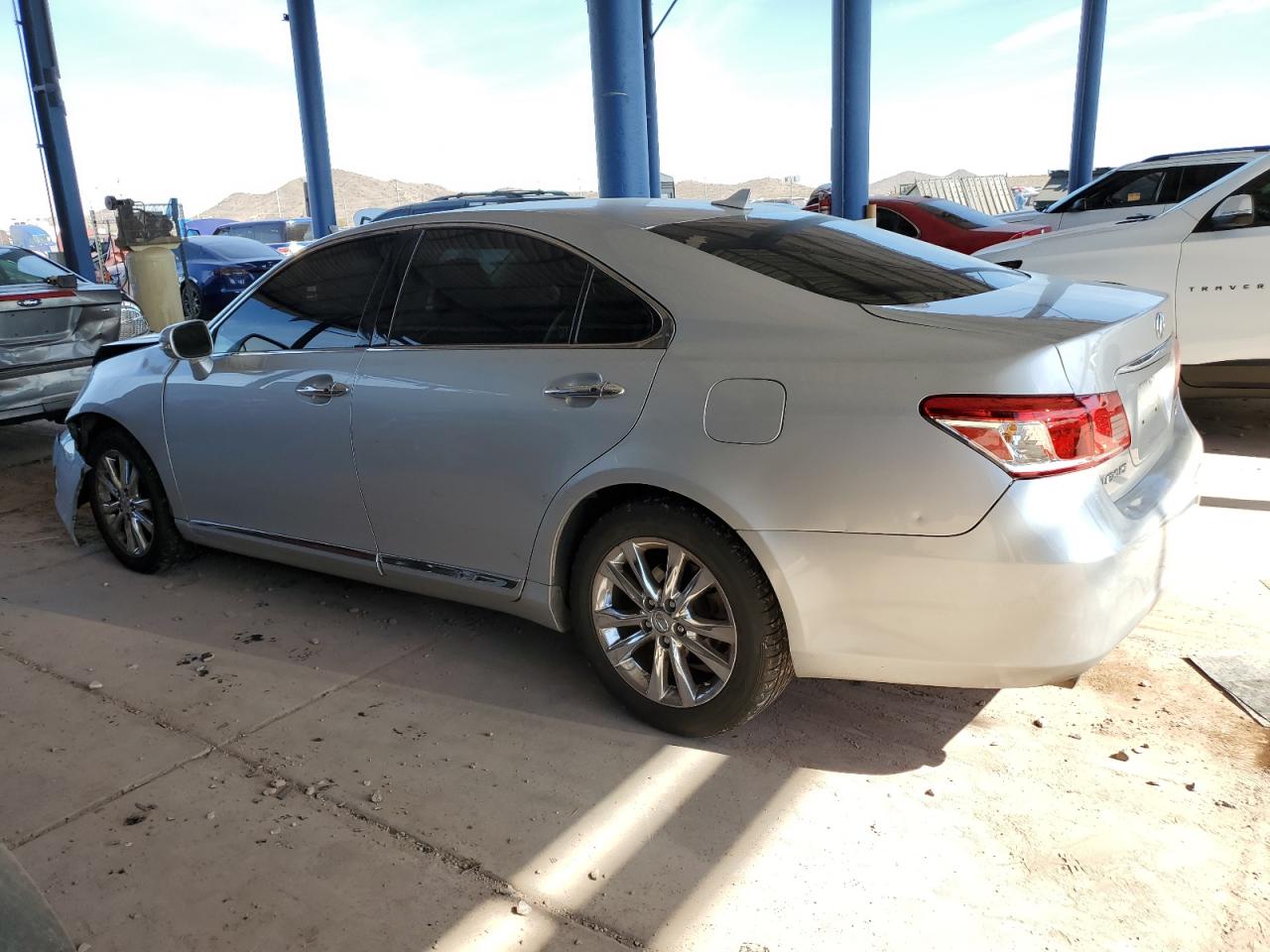 2010 Lexus ES - Image 2