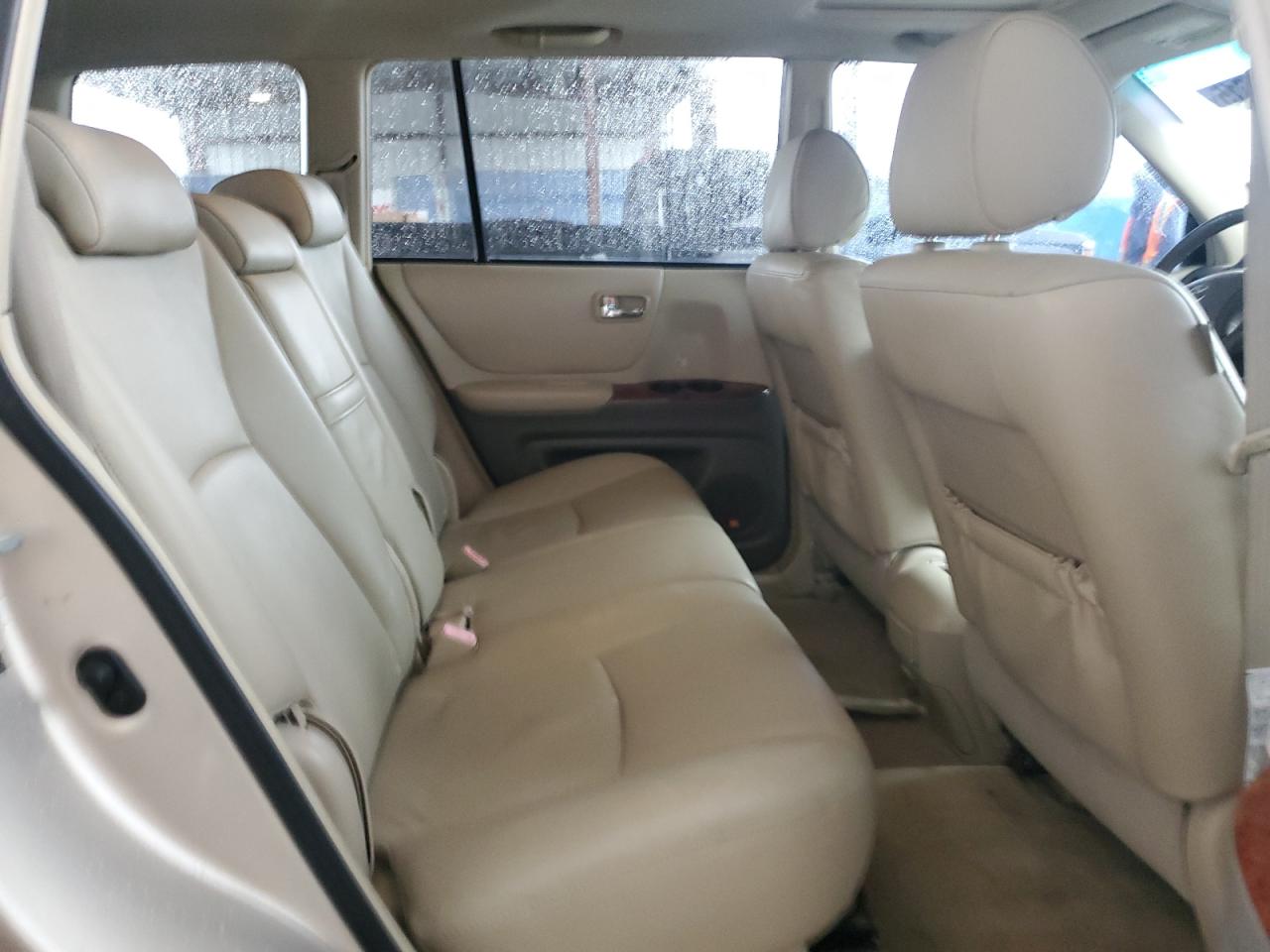 2005 Toyota Highlander - Image 11