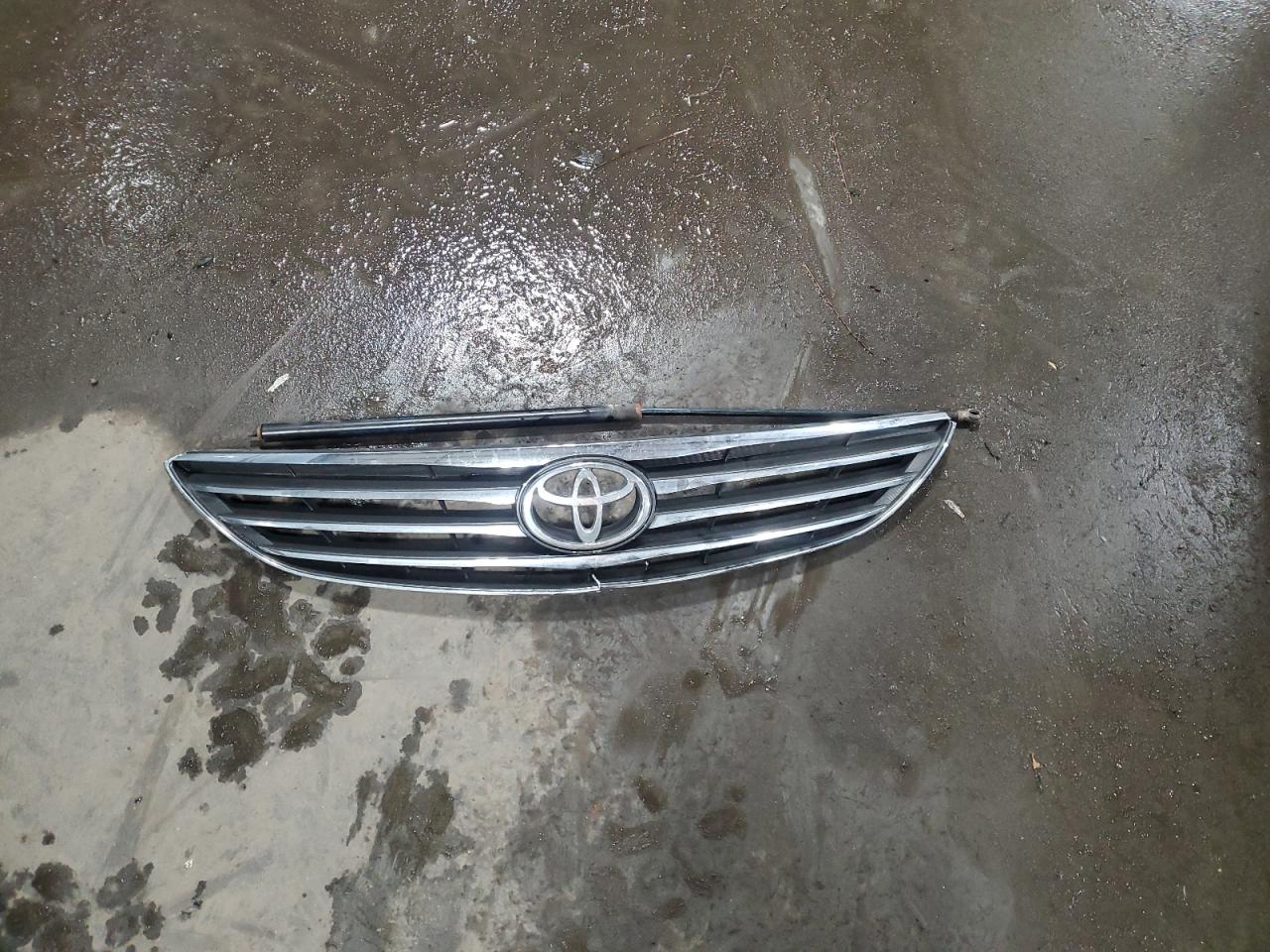 2005 Toyota Camry - Image 12