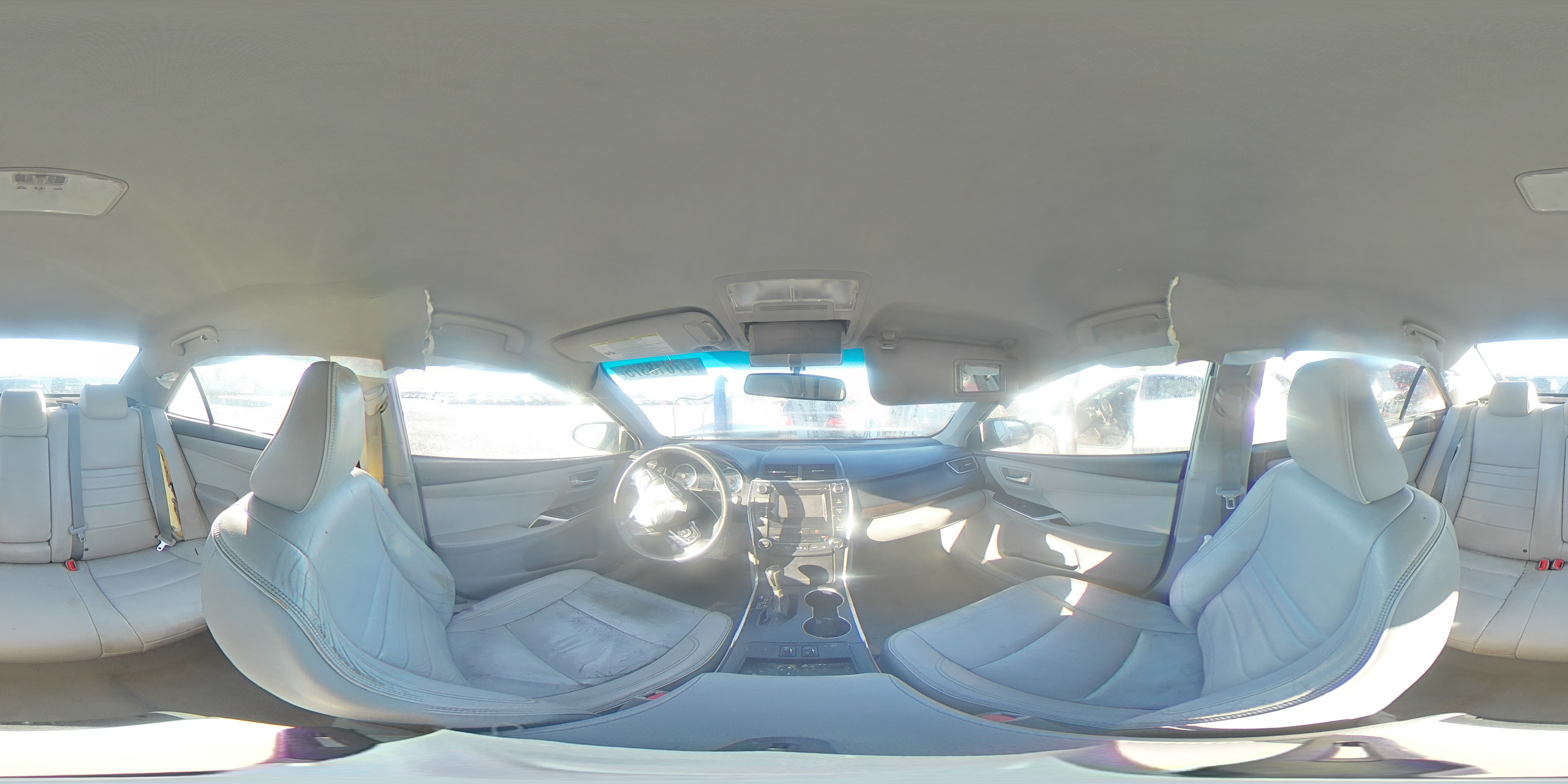 2015 Toyota Camry - Image 13